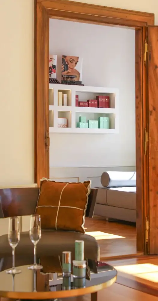 Eingang des Kosmetik-Studios im Bernerhaus